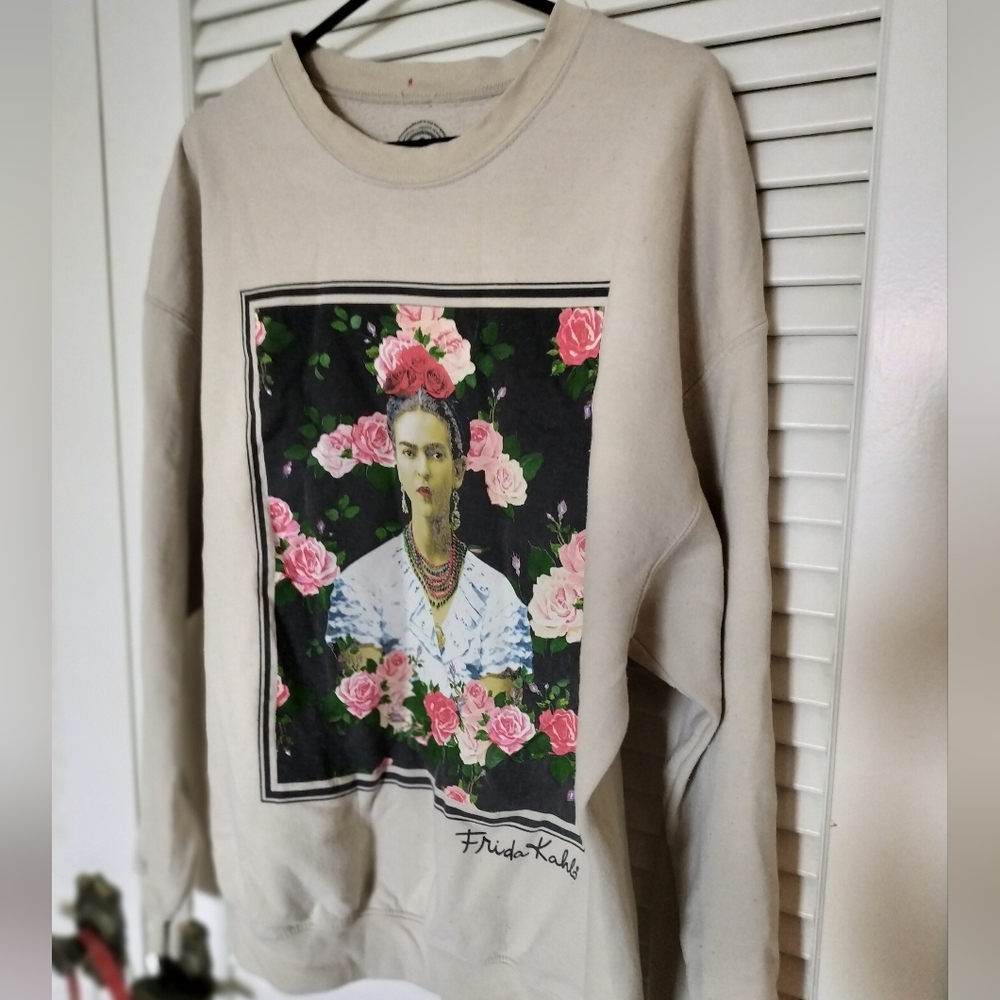 Frida Kahlo Size Large Tan Beige Sweatshirt AS-IS See Photos